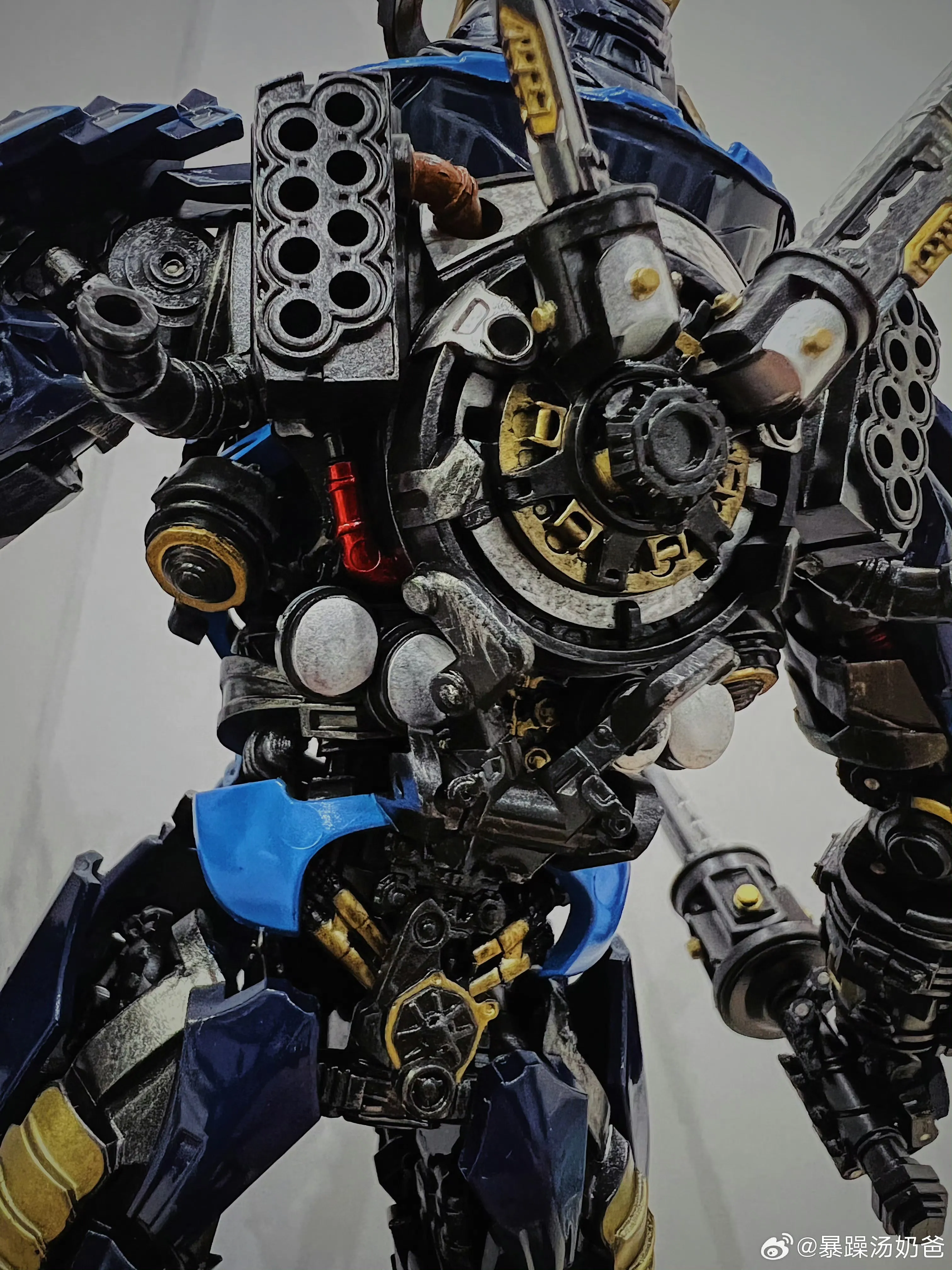 Last Knight LK-01  LK01 Elegant (Bayverse Drift）Non-Transformable Blue Version 22cm / 8.7"